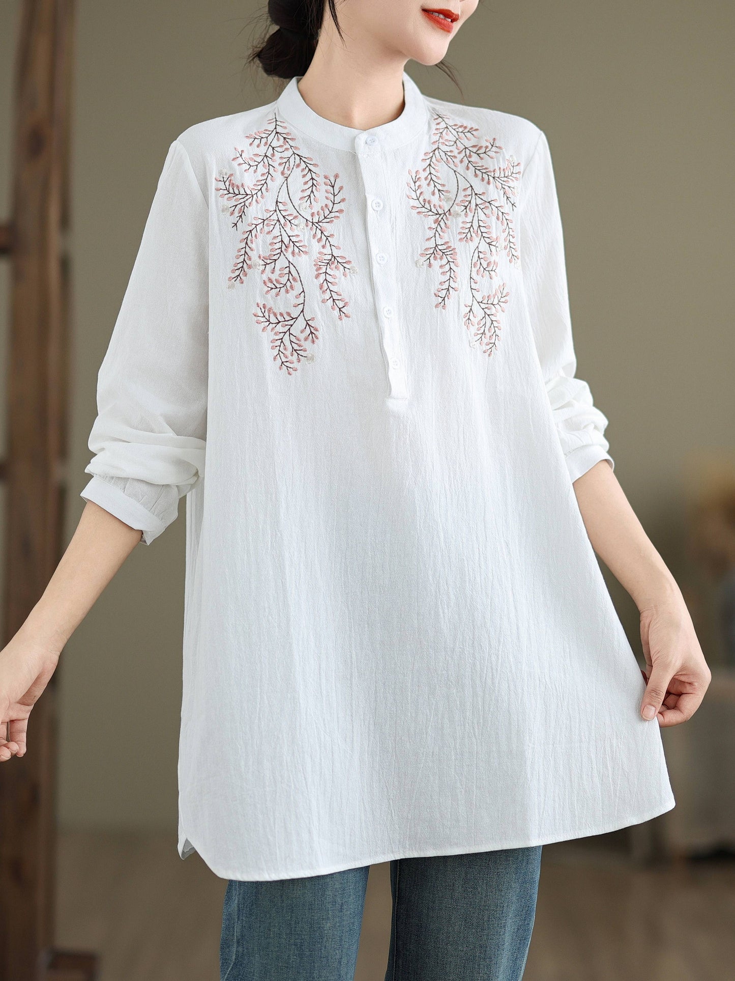 Elegant embroidered ling shirt (White)