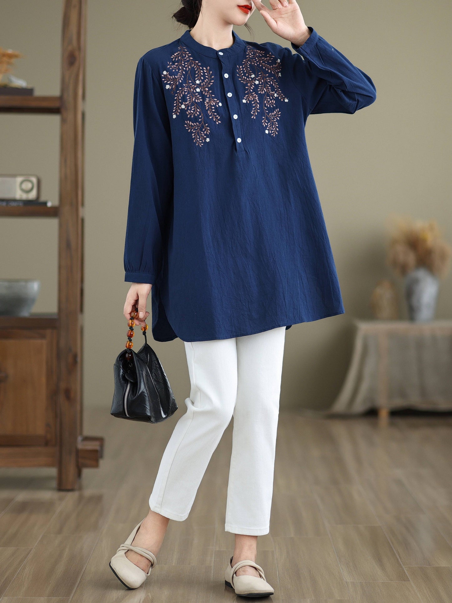 Elegant embroidered ling shirt (Blue)