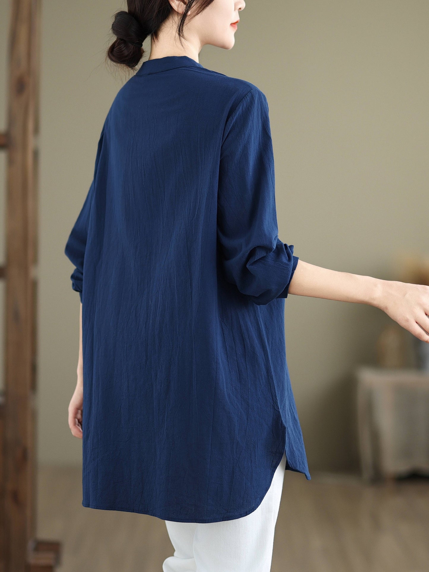 Elegant embroidered ling shirt (Blue)