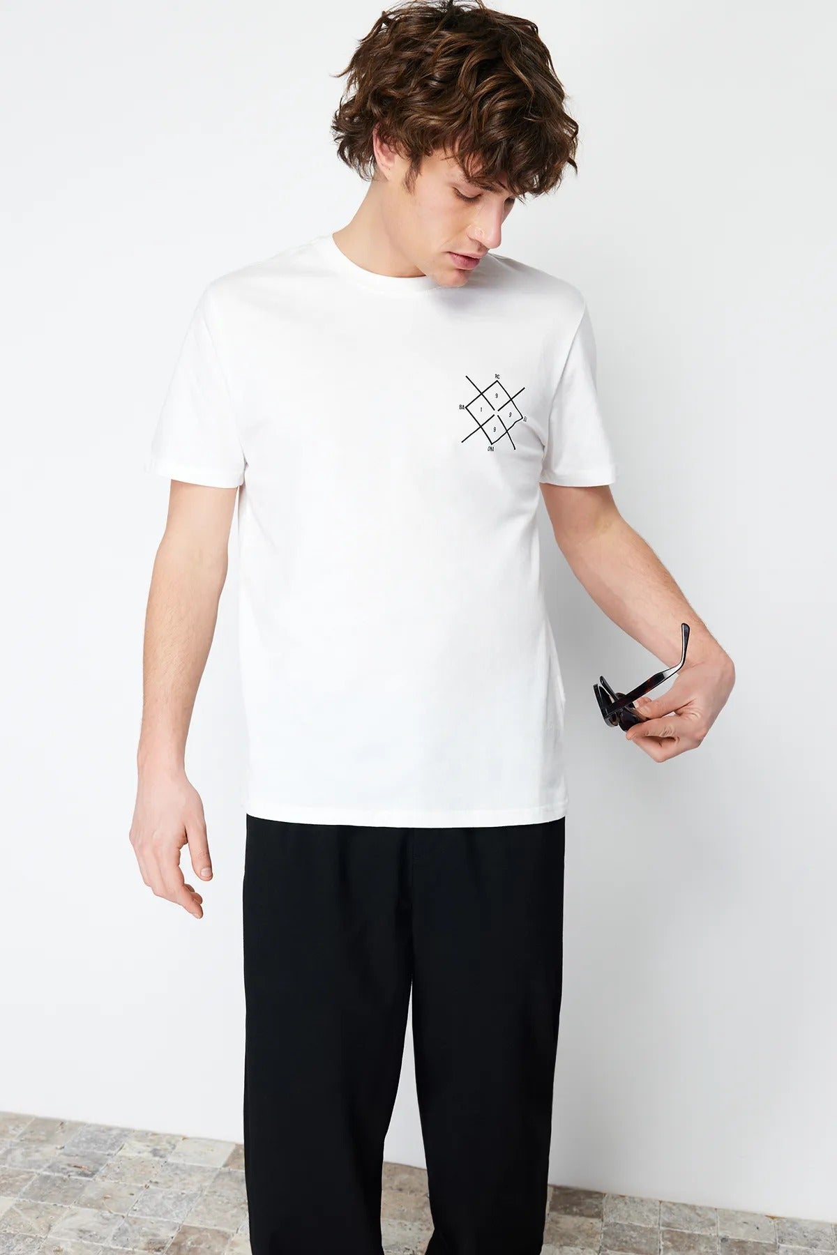 Embroidered t shirts (White)