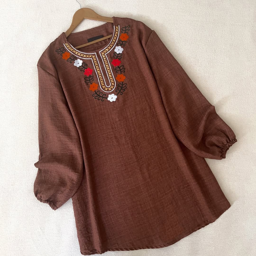 Round Neck Embroidery Shirt (Brown)