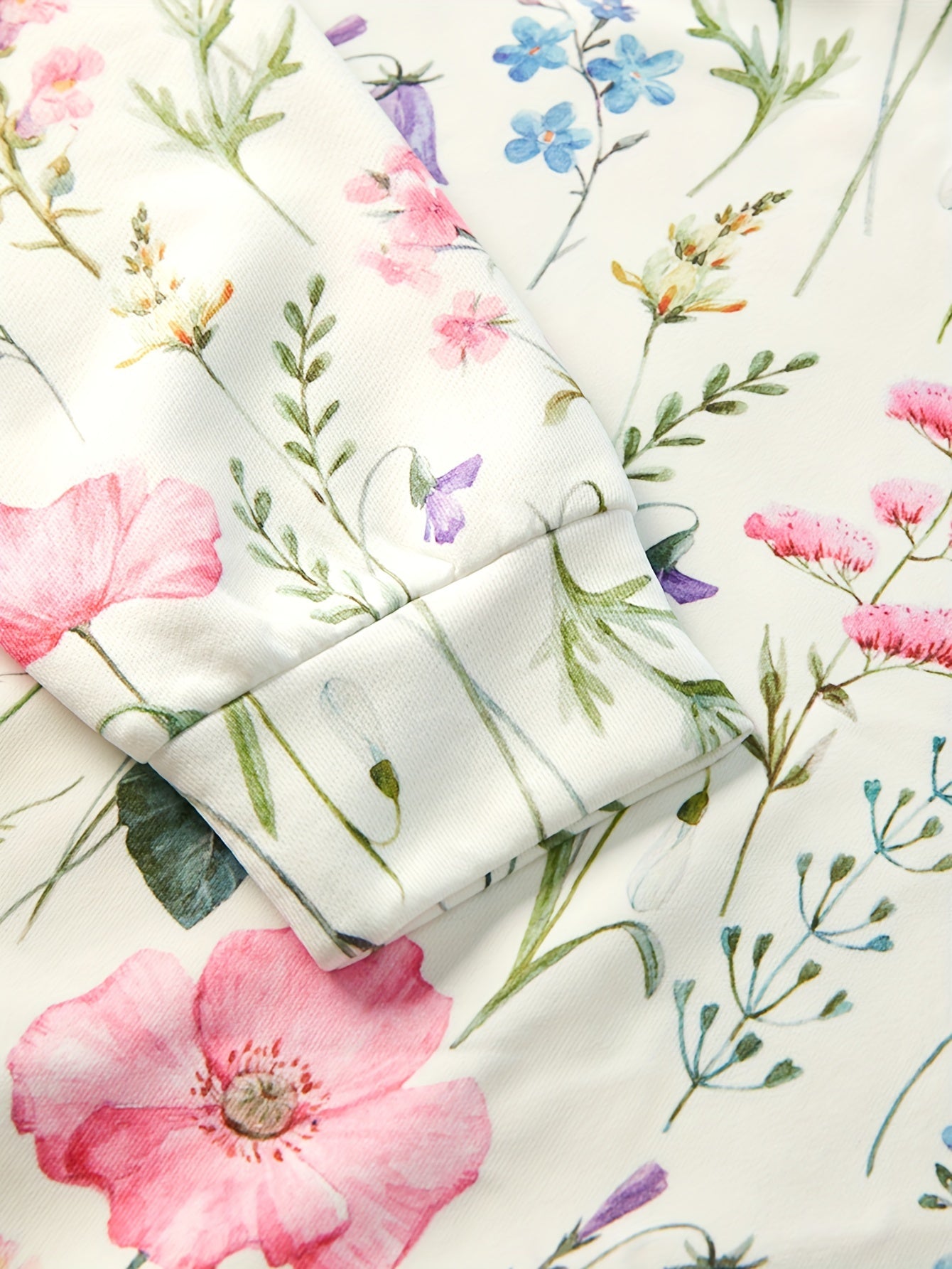 Elegant floral sweatshirt for women