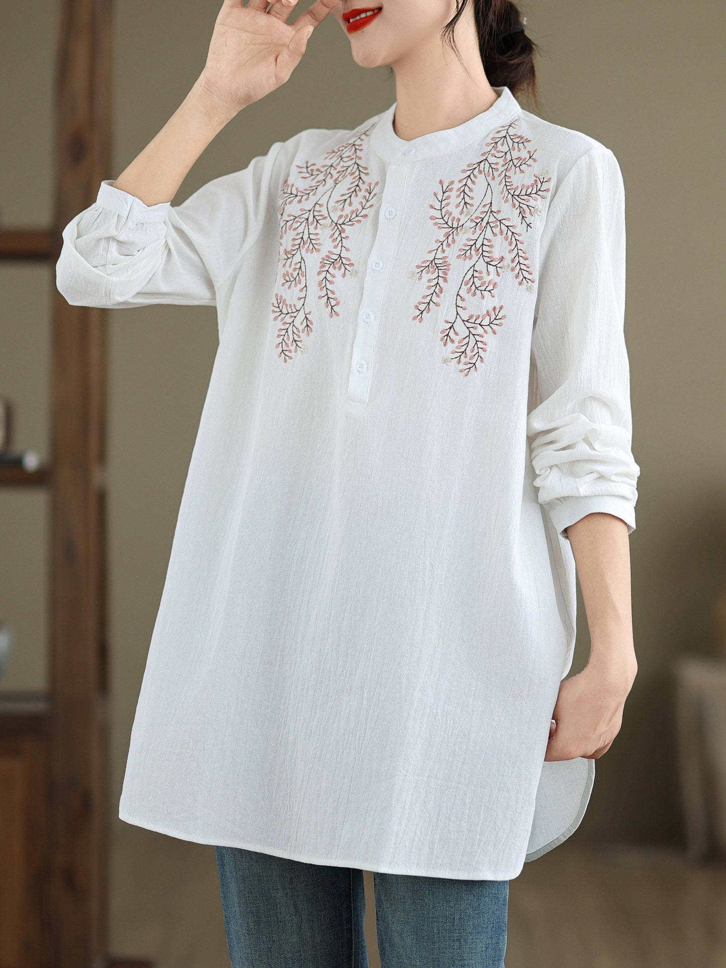Elegant embroidered ling shirt (White)